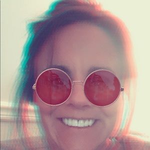 Meet your Posher, Julie’s beez